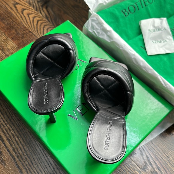 Bottega Veneta Leather Slides - Picture 8 of 10